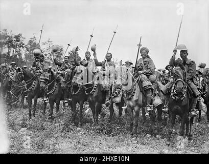 Du 20e de cavalerie indien Deccan cheval dans la vallée de Carnoy peu avant leur attaque infructueuse à haut bois lors de l'offensive de la Somme, 14 juillet 1916. Banque D'Images