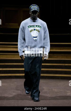 BURBERRY Fall/Winter 2022-23 Runway - Londres, Royaume-Uni. 11/03/2022 Banque D'Images