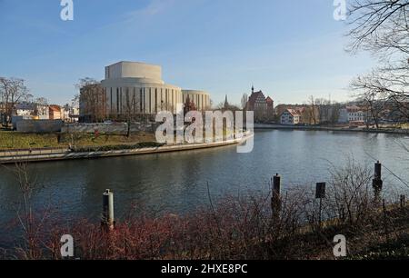 Paysage sur la rivière Brda - Opera Nova - Bydgoszcz, Pologne Banque D'Images