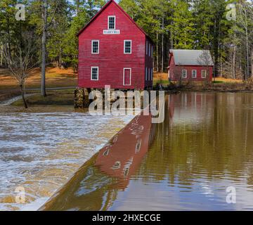 Starr's Mill historique sur Whitewater Creek, Fayetteville, Géorgie, États-Unis Banque D'Images