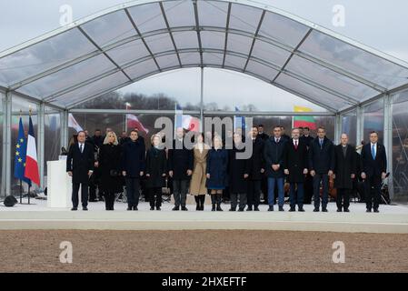 L'ancien président français François Hollande, la première dame française Brigitte Macron, le président français Emmanuel Macron, le président de la Commission européenne Ursula von der Leyen, le président du Conseil européen Charles Michel, l'épouse de Charles Michel Amélie Derbaudrenghien, le premier ministre suédois Magdalena Andersson, le président chypriote de la République Nicos Anastasiades, Le Premier ministre slovaque Eduard Heger, le Premier ministre espagnol Pedro Sanchez, le Premier ministre tchèque Petr Fiala, le Premier ministre grec Kyriakos Mitsotakis, le Chancelier allemand OLAF Scholz et le Premier ministre italien Mario Dra Banque D'Images