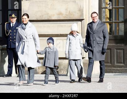 STOCKHOLM 20220312 Princesse Victoria, Prince Oscar, Princesse Estelle et Prince Daniel lors de la célébration de la fête du nom au Château de Stockholm. Photo : Johan Jeppsson / TT code 10730 Banque D'Images