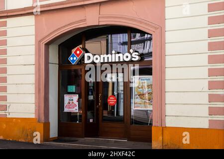 Entrée du restaurant de pizza Domino's à Zittau Allemagne Banque D'Images