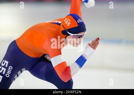 HEERENVEEN, PAYS-BAS - MARS 12: Femke Kok des pays-Bas en compétition lors de la finale de la coupe du monde de l'UIP à Thialf le 12 mars 2022 à Heerenveen, pays-Bas. (Photo de Douwe Bijlsma/Orange Pictures) Banque D'Images