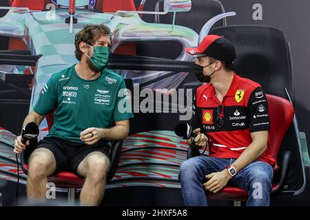 VETTEL Sebastian (ger), Aston Martin F1 Team AMR22, portrait LECLERC Charles (mco), Scuderia Ferrari F1-75, portrait conférence de presse pendant les épreuves pré-saison de Formule 1 Aramco avant le Championnat du monde de Formule 1 de la FIA 2022, sur le circuit international de Bahreïn, du 10 au 12 mars 2022 à Sakhir, Bahreïn - photo : Antonin Vincent/DPPI/LiveMedia Banque D'Images