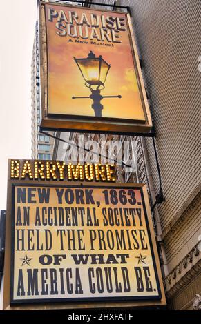 Théâtre Ethel Barrymore Marquee in Times Square avec la comédie musicale « Paradise Square », NYC 2022 Banque D'Images