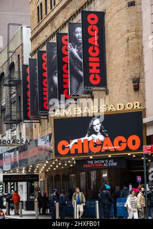 « Chicago » Ambassador Theatre Marquee, Times Square, New York, Etats-Unis 2022 Banque D'Images