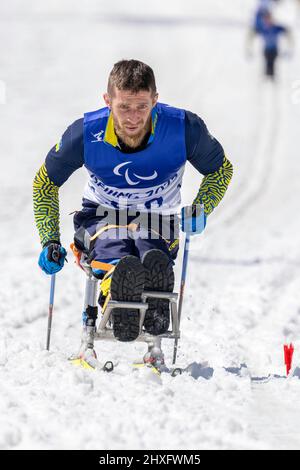 Pékin, Hebei, Chine. 12th mars 2022. Paralympien ukrainien Vasyl Kravchuk, séance de ski de fond à distance moyenne de Para, Jeux paralympiques de 2022 à Beijing, 12 mars 2022. (Credit image: © Mark Edward Harris/ZUMA Press Wire) Credit: ZUMA Press, Inc./Alamy Live News Banque D'Images