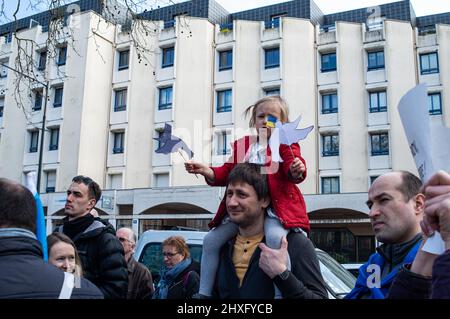 Rennes, Bretagne, France, le 12 mars 2022. Manifestation contre la guerre en Ukraine, à Rennes, Bretagne, France, le 12 mars, 2022. Photo par Alexis Coulon/ABACAPRESS.COM crédit: Abaca Press/Alay Live News Banque D'Images