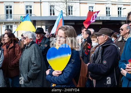 Rennes, Bretagne, France, le 12 mars 2022. Manifestation contre la guerre en Ukraine, à Rennes, Bretagne, France, le 12 mars, 2022. Photo par Alexis Coulon/ABACAPRESS.COM crédit: Abaca Press/Alay Live News Banque D'Images