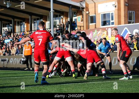 Newcastle, Royaume-Uni. 12th mars 2022. NEWCASTLE UPON TYNE, ROYAUME-UNI. 12th MARS Sean Robinson, de Newcastle Falcons, dirige un maul de conduite pour la ligne Sarries lors du match Gallagher Premiership entre Newcastle Falcons et Saracens à Kingston Park, Newcastle, le samedi 12th mars 2022. (Credit: Chris Lishman | MI News) Credit: MI News & Sport /Alay Live News Banque D'Images