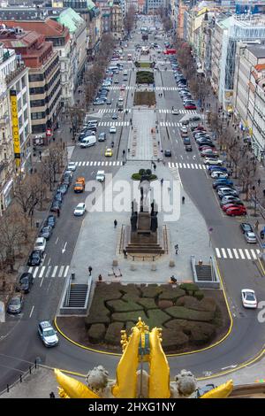 PRAGUE, TCHÉQUIE, JANVIER 26 2022, Une vue sur la place Venceslas dans le centre de Prague, république tchèque. Banque D'Images