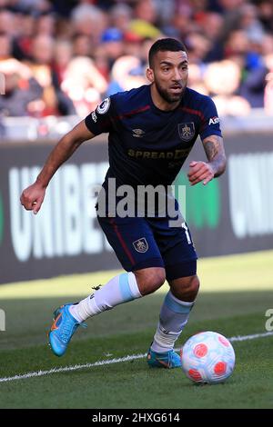 Londres, Royaume-Uni. 12th mars 2022. Aaron Lennon de Burnley en action pendant le jeu. Match de première ligue, Brentford v Burnley au Brentford Community Stadium de Brentford, Londres, le samedi 12th mars 2022. Cette image ne peut être utilisée qu'à des fins éditoriales. Utilisation éditoriale uniquement, licence requise pour une utilisation commerciale. Aucune utilisation dans les Paris, les jeux ou les publications d'un seul club/ligue/joueur. photo par Steffan Bowen/Andrew Orchard sports photographie/Alay Live news crédit: Andrew Orchard sports photographie/Alay Live News Banque D'Images