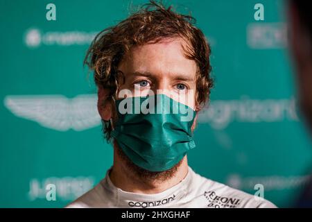 Bahreïn circuit international, Sakhir, Bahreïn le 12 mars 2022 Sebastian Vettel 5 (GER), Aston Martin AMR22 pendant le jour 3 FORMULE 1 TESTS PRÉ-SAISON ARAMCO 2022 Eleanor Hoad Banque D'Images