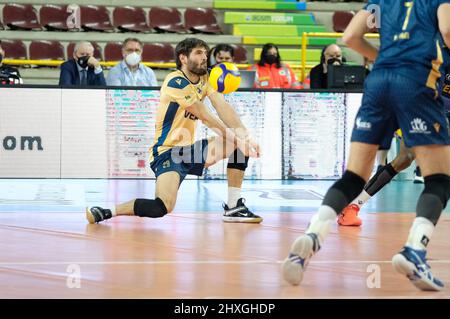 Vérone, Italie. 12th mars 2022. Bump of Federico Bonami - Verona Volley pendant Verona Volley vs Cucine Lube Civitanova, Volleyball Italien Serie A Men SuperLeague Championship Championship à Verona, Italie, marzo 12 2022 Credit: Independent photo Agency/Alay Live News Banque D'Images