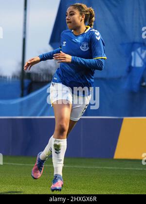 Liverpool, Royaume-Uni. 12th mars 2022. Gabby George (6 Everton) en action pendant le match Barclays FA Womens Super League entre Everton et Leicester City au Walton Hall Park à Liverpool, Angleterre Natalie Mincher/SPP crédit: SPP Sport Press photo. /Alamy Live News Banque D'Images