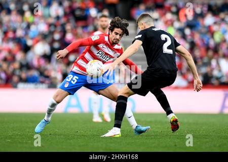 Grenade, Espagne. 12th mars 2022. Le joueur de Grenade CF Alex Collado vu en action pendant le match de la Liga Santander entre Granada CF et Elche CF à l'Estadio Nuevo Los Carmenes à Grenade. (Note finale Granada CF 0:1 Elche CF) crédit: SOPA Images Limited/Alay Live News Banque D'Images