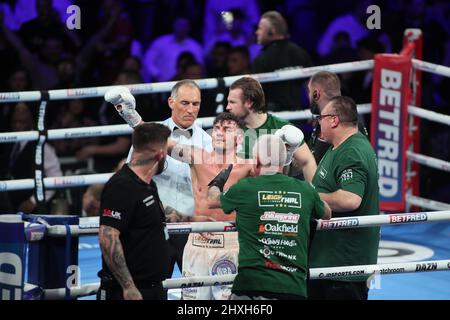 Nottingham, Royaume-Uni. 12th mars 2022. Leigh Wood secoue toute la foule en frappant Michael Conlan au dernier tour. À Nottingham, Royaume-Uni, le 3/12/2022. (Photo de Ritchie Sumpter/News Images/Sipa USA) crédit: SIPA USA/Alay Live News Banque D'Images