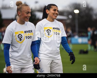 Liverpool, Royaume-Uni. 12th mars 2022. Kenza Dali (7 Everton) s'échauffe pendant le match Barclays FA Womens Super League entre Everton et Leicester City au Walton Hall Park à Liverpool, Angleterre Natalie Mincher/SPP crédit: SPP Sport Press photo. /Alamy Live News Banque D'Images