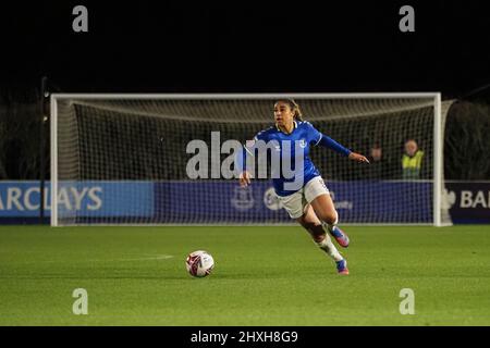 Liverpool, Royaume-Uni. 12th mars 2022. Gabby George (6 Everton) sur le ballon pendant le match de Barclays FA Womens Super League entre Everton et Leicester City au Walton Hall Park à Liverpool, Angleterre Natalie Mincher/SPP crédit: SPP Sport Press photo. /Alamy Live News Banque D'Images