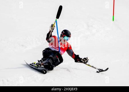 Pékin, Chine. 13th mars 2022. Paralympiques, ski alpin, hommes, Slalom, assis, 2nd course au Centre national de ski alpin: Jesper Pedersen de Norvège en action. Credit: Christoph Soeder/dpa/Alay Live News Banque D'Images