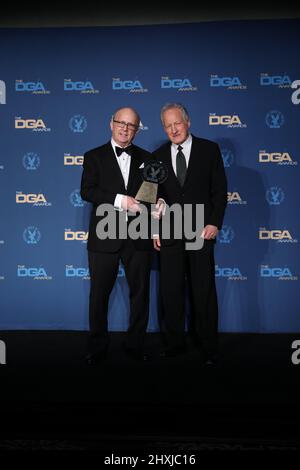 Beverly Hills, États-Unis. 12th mars 2022. Joseph P. Reidy et Michael Mann dans la salle de presse lors des Prix annuels de la Guilde des directeurs d'Amérique 74th qui se sont tenus à l'hôtel Beverly Hilton à Beverly Hills, CA, le samedi 12 mars 2022. (Photo de Conor Duffy/Sipa USA) crédit: SIPA USA/Alay Live News Banque D'Images