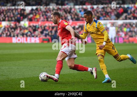 NOTTINGHAM, ROYAUME-UNI. 12th MARS Steve Cook de la forêt de Nottingham et Tom Ince de Reading lors du match de championnat Sky Bet entre la forêt de Nottingham et Reading au City Ground, Nottingham, le samedi 12th mars 2022. (Crédit : Jon Hobley | MI News) Banque D'Images
