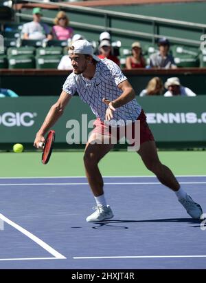 Tomas Machac (CZE) est défait par Daniil Medvedev (RUS) 3-6, 2-6, à l'Open de BNP Paribas joué au Indian Wells tennis Garden à Indian Wells, Californie, le 12 mars 2022: © Karla Kinne/Tennisclix/CSM Banque D'Images