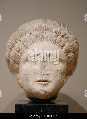 Portrait de femme. Atelier hispanique. Dernière du 1st siècle ou début du 2nd siècle AD. Pierre calcaire. Musée Frederic Mares. Barcelone, SP Banque D'Images