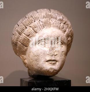 Portrait de femme. Atelier hispanique. Dernière du 1st siècle ou début du 2nd siècle AD. Pierre calcaire. Musée Frederic Mares. Barcelone, SP Banque D'Images
