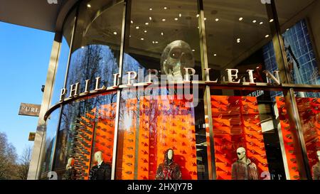 Extérieur d'un magasin Philipp plein sur le boulevard commerçant Königsallee à Düsseldorf, Allemagne. Banque D'Images