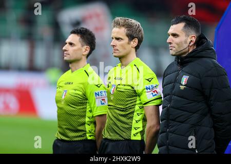 Arbitre Daniele Chiffi pendant la série Un match de football 2021/22 entre l'AC Milan et le FC Empoli au stade Giuseppe Meazza, Milan, Italie, le 12 mars 2022 Banque D'Images