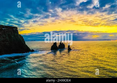 Incroyable lever de soleil aérien dans le sud de l'Islande Banque D'Images