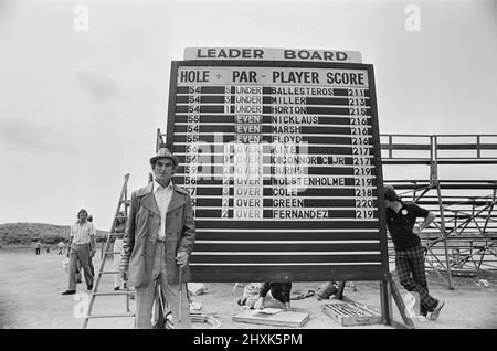 British Open 1976. Les Championnats de golf Britiish Open 1976 se tiennent au Royal Birkdale Gold Club. Date de la photo 10th juillet 1976. Maurice Flitcroft, de Barrow, golfeur amateur britannique et hoaxer. Se posant comme golfeur professionnel, Maurice a réussi à gagner une place pour jouer dans la partie qualifiante des Championnats ouverts. Sa duplicité a été facilement découverte quand il a cardé 49 sur par (121), le pire score dans les tournois hsitory. Banque D'Images