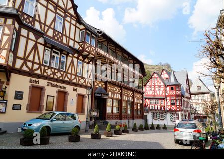 Maisons pittoresques à pans de bois de la ville de Bacharach sur le Rhin ou le Rhin en Allemagne (haute vallée du Rhin moyen à Bacharach en Rhénanie-Palatinat) Banque D'Images