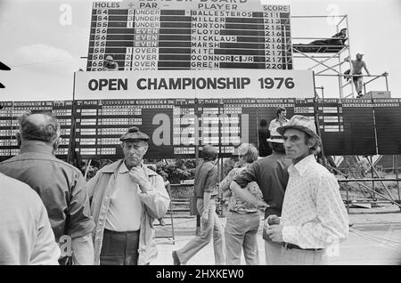 British Open 1976. Les Championnats de golf Britiish Open 1976 se tiennent au Royal Birkdale Gold Club. Date de la photo 10th juillet 1976. Maurice Flitcroft, de Barrow, golfeur amateur britannique et hoaxer. Se posant comme golfeur professionnel, Maurice a réussi à gagner une place pour jouer dans la partie qualifiante des Championnats ouverts. Sa duplicité a été facilement découverte quand il a cardé 49 sur par (121), le pire score dans les tournois hsitory. Banque D'Images