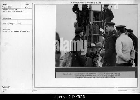 U-boat à Harwich, Angleterre Collection de photographies de la première Guerre mondiale, 1914-1918 qui décrivent les activités militaires des forces et du personnel armés britanniques et d'autres nations pendant la première Guerre mondiale Banque D'Images