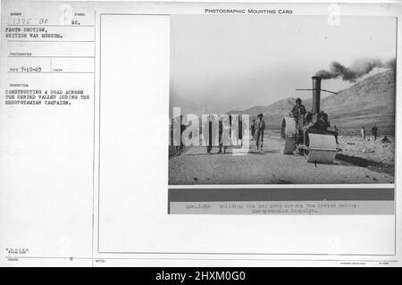 Construire une route à travers la vallée de Kerind pendant la campagne mésopotamienne. Collection de photographies de la première Guerre mondiale, 1914-1918 qui décrivent les activités militaires des forces armées et du personnel britanniques et d'autres nations pendant la première Guerre mondiale Banque D'Images