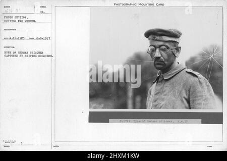 Type de prisonnier allemand capturé par des soldats britanniques. 6-8-1917. Collection de photographies de la première Guerre mondiale, 1914-1918 qui décrivent les activités militaires des forces armées et du personnel britanniques et d'autres nations pendant la première Guerre mondiale Banque D'Images