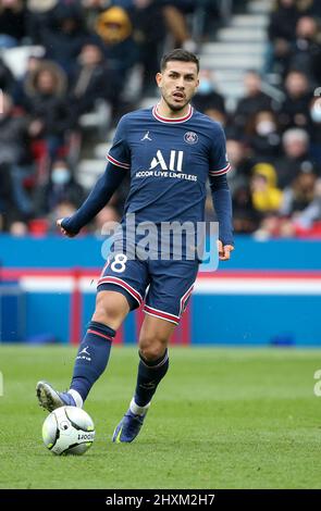 Paris, France - 13 mars 2022, Leandro Paredes de PSG lors du championnat de Fench Ligue 1, match de football entre Paris Saint-Germain (PSG) et Girondins de Bordeaux le 13 mars 2022 au stade du Parc des Princes à Paris, France - photo Jean Catuffe / DPPI Banque D'Images