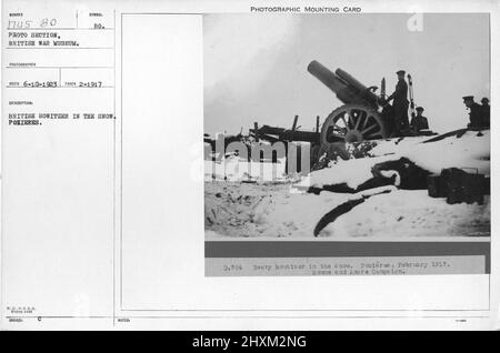 Howitzer britannique dans la neige. Pozières. Collection de photographies de la première Guerre mondiale, 1914-1918 qui décrivent les activités militaires des forces armées et du personnel britanniques et d'autres nations pendant la première Guerre mondiale Banque D'Images