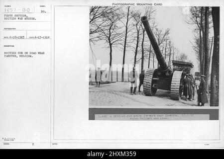 Arme britannique sur la route près de Caestre, Belgique. Collection de photographies de la première Guerre mondiale, 1914-1918 qui décrivent les activités militaires des forces armées et du personnel britanniques et d'autres nations pendant la première Guerre mondiale Banque D'Images