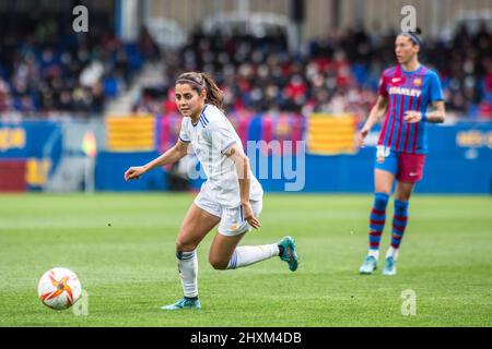 Barcelone, Catalogne. 13th mars 2022. LorenaÂ Navarro (L) du Real Madrid en action pendant le match Primera Iberdrola entre le FC Barcelona Femeni et le Real Madrid Femenino au stade Johan Cruyff.final score; FC Barcelona Femeni 5:0 Real Madrid Femenino (Credit image: © Thiago Prudencio/DAX via ZUMA Press Wire) Banque D'Images