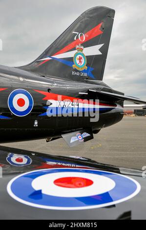 RAF exposition solo BAE Hawk avion de Juliette Fleming, pilote d'exposition solo en 2011. Première femme pilote d'exposition solo de la Royal Air Force. anniversaire de 70th Banque D'Images