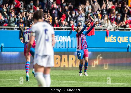 Barcelone, Catalogne. 13th mars 2022. Patri Guijarro (R) du FC Barcelone Célébrez un but lors du match Primera Iberdrola entre le FC Barcelone Femeni et le Real Madrid Femenino au stade Johan Cruyff. Note finale; FC Barcelona Femeni 5:0 Real Madrid Femenino (Credit image: © Thiago Prudencio/DAX via ZUMA Press Wire) Banque D'Images