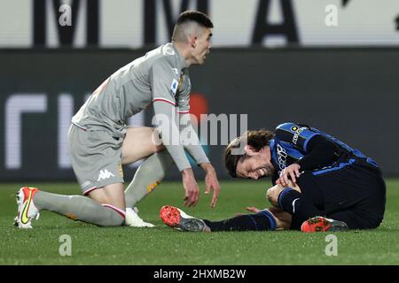 Bergame, Italie. 13th mars 2022. Hans Hateboer (Atalanta BC) blessure pendant Atalanta BC vs Gênes CFC, football italien série A match à Bergame, Italie, Mars 13 2022 crédit: Independent photo Agency/Alay Live News Banque D'Images