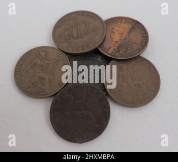 Image d'un assortiment de gros centimes de cuivre britanniques et canadiens Banque D'Images