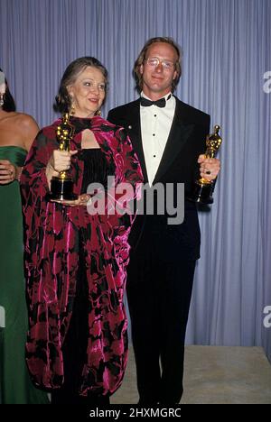 **PHOTO DE FICHIER** William Hury est décédé. Geraldine page et William Hurt aux Academy Awards 58th le 24 mars 1986, au Dorothy Chandler Pavilion de Los Angeles crédit: Ralph Dominguez/MediaPunch Banque D'Images