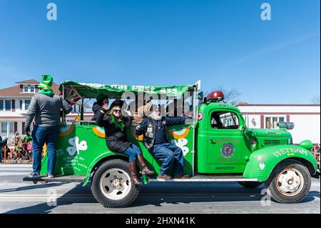 Vernon Hill Post 435 à St. Patrick's Day Parade, Worcester, Massachusetts, 13 mars 2022 Banque D'Images