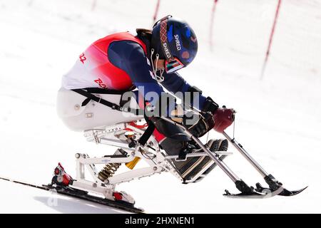 Pékin, Chine. 12th mars 2022. Yoshiko Tanaka (JPN), 12 mars 2022 - ski alpin : séance de slalom féminin 2nd au Centre national de ski alpin de Yanqing pendant les Jeux paralympiques d'hiver de 2022 à Beijing en Chine. Credit: MA SPORTS/AFLO/Alay Live News Banque D'Images